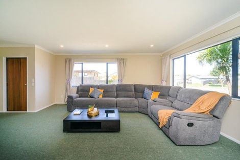 Photo of property in 37 Dahlstrom Grove, Kelvin Grove, Palmerston North, 4414