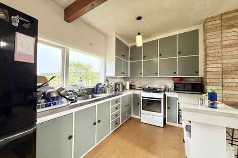 Photo of property in 9 Pekanga Road, Normandale, Lower Hutt, 5010