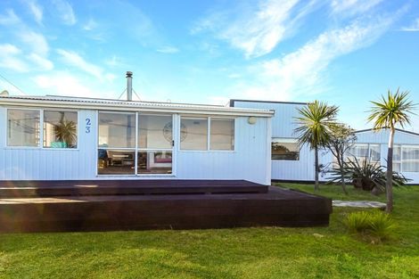 Photo of property in 23 Nash Parade, Foxton Beach, Foxton, 4815