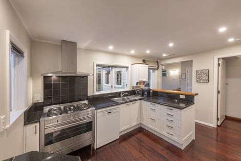 Photo of property in 273 Karori Road, Karori, Wellington, 6012