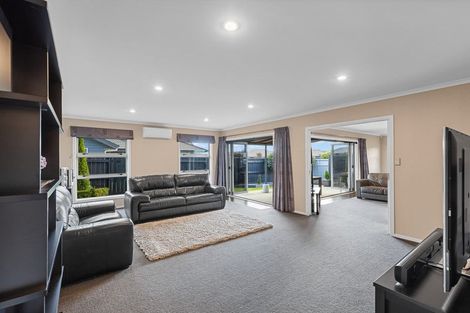 Photo of property in 62 Rosalie Terrace, Kelvin Grove, Palmerston North, 4414