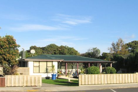 Photo of property in 5 Whitehouse Road, Titahi Bay, Porirua, 5022