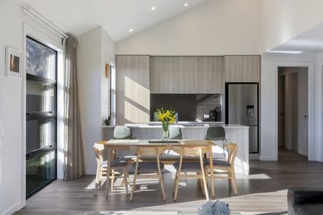 Photo of property in 33 Alps View Place, Lake Hayes, Queenstown, 9304