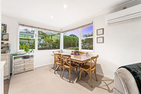 Photo of property in 5 Chevron Place, Castor Bay, Auckland, 0620