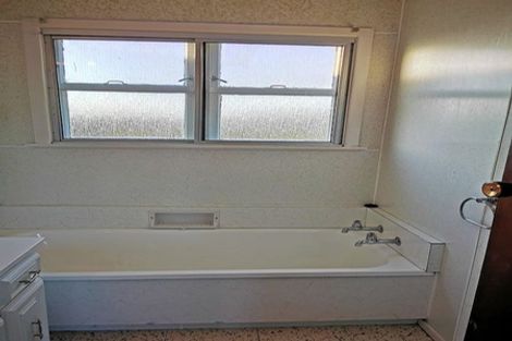 Photo of property in 56 Stewart Drive, Newlands, Wellington, 6037