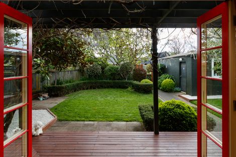 Photo of property in 21 Phoenix Avenue, Hokowhitu, Palmerston North, 4410