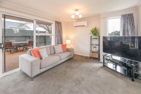 Photo of property in 127 Northcote Road, Northcote, Christchurch, 8052