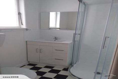 Photo of property in 1/40 Mahara Avenue, Birkenhead, Auckland, 0626