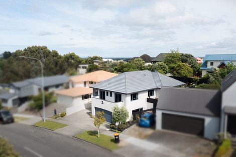 Photo of property in 11 Ruapehu Drive, Fitzherbert, Palmerston North, 4410