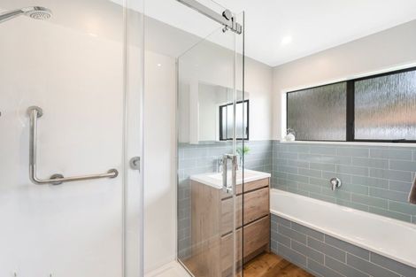 Photo of property in 2/29 Rapallo Place, Farm Cove, Auckland, 2012