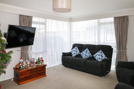 Photo of property in 5 Holyoake Crescent, Avalon, Lower Hutt, 5011