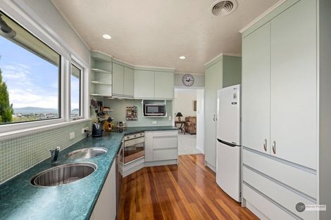 Photo of property in 18 Magnolia Grove, Maungaraki, Lower Hutt, 5010