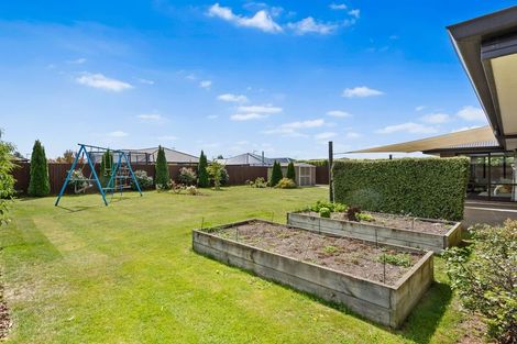 Photo of property in 28 Burnham School Road, Rolleston, 7614