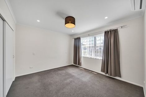 Photo of property in 13 Ambury Place, Merrilands, New Plymouth, 4312
