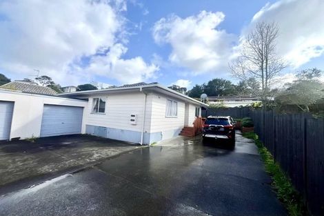Photo of property in 2/17 Lambrown Drive, Totara Vale, Auckland, 0629