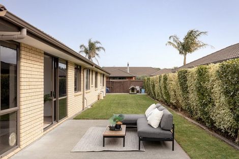 Photo of property in 8 Seabreeze Place, Papamoa Beach, Papamoa, 3118