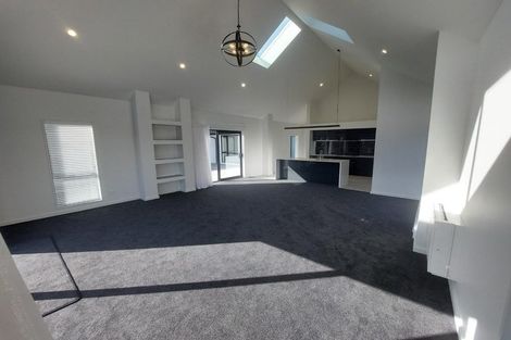 Photo of property in 21 Irvines Track, Halswell, Christchurch, 8025