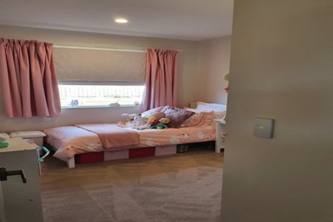 Photo of property in 35 Harriet Johnston Drive, Pokeno, 2402