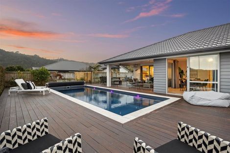 Photo of property in 24 Sir Lincoln Drive, Kumeu, 0810