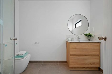 Photo of property in 26d Hutchinsons Road, Bucklands Beach, Auckland, 2014