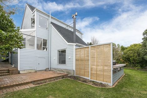 Photo of property in 2 Guadeloupe Crescent, Grenada Village, Wellington, 6037