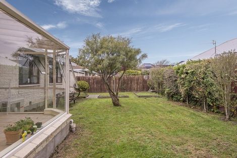 Photo of property in 1/74a Jeffreys Road, Fendalton, Christchurch, 8052