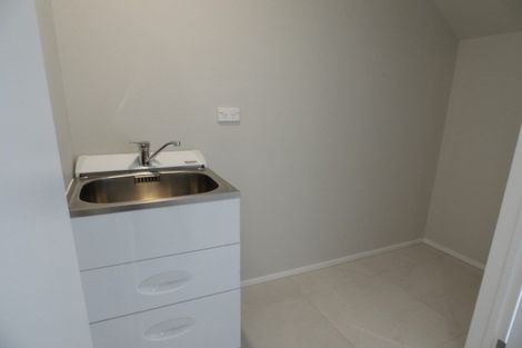 Photo of property in 32 Wallace Road, Hobsonville, Auckland, 0616