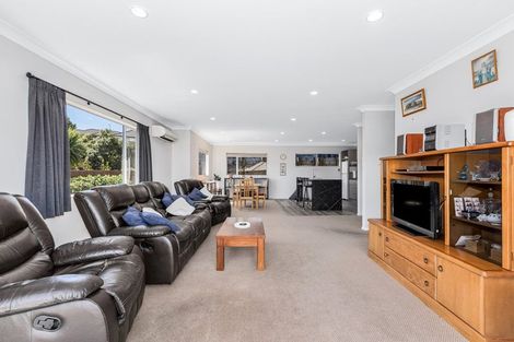 Photo of property in 19 Speldhurst Grove, Stokes Valley, Lower Hutt, 5019