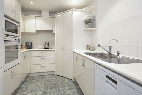 Photo of property in 1i/175 Hurstmere Road, Takapuna, Auckland, 0622