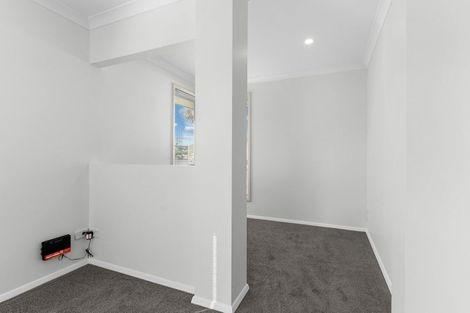 Photo of property in 82 Barbados Way, One Tree Point, 0118