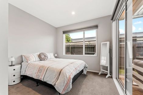 Photo of property in 2 Boocock Crescent, Orewa, 0931