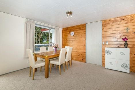 Photo of property in 2/11 Grenadine Place, Unsworth Heights, Auckland, 0632