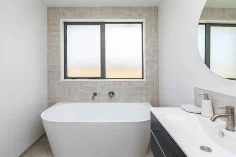 Photo of property in 104 Skibbereen Drive, Halswell, 8025