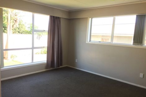 Photo of property in 8 Evelyn Place, Welbourn, New Plymouth, 4310