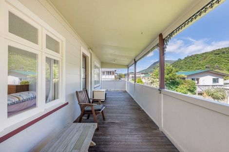 Photo of property in 95a Waikawa Road, Picton, 7220