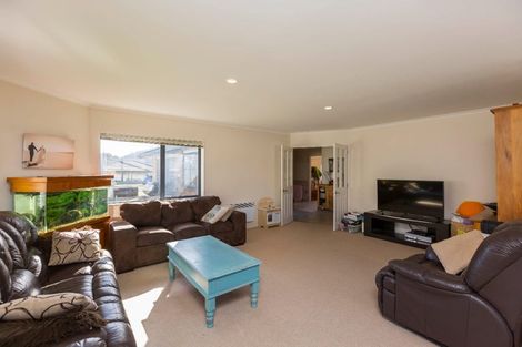 Photo of property in 14 Percy Kinsman Crescent, Riverstone Terraces, Upper Hutt, 5018