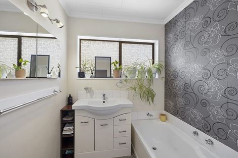 Photo of property in 9a Belair Avenue, Blagdon, New Plymouth, 4310