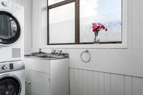 Photo of property in 1 Mckenzie Street, Taneatua, 3123