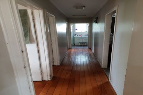 Photo of property in 19 Paton Avenue, Te Atatu South, Auckland, 0610