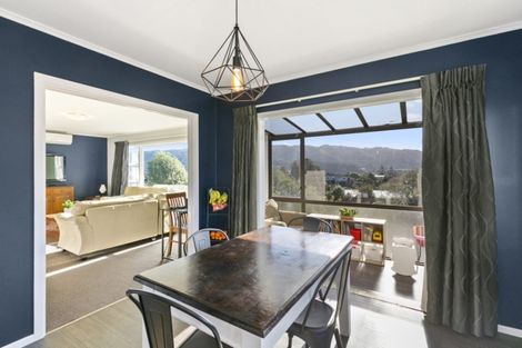 Photo of property in 76 Raroa Terrace, Tawa, Wellington, 5028