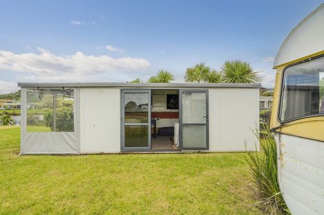 Photo of property in 27 Motukorure Parade, Cooks Beach, Whitianga, 3591