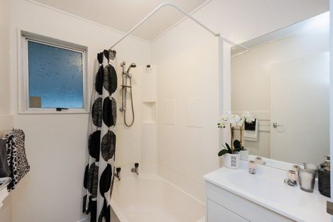 Photo of property in 11a Apollo Parade, Milson, Palmerston North, 4414