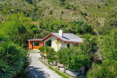 Photo of property in 2 Kea Street, Makarora, Wanaka, 9382