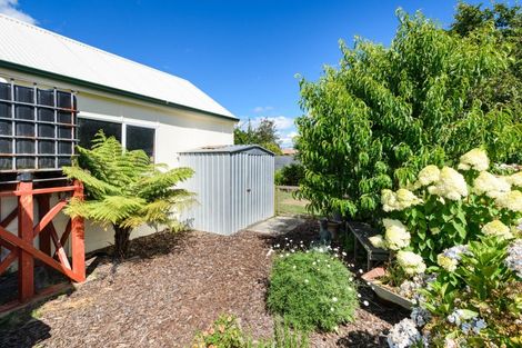 Photo of property in 2 Escort Grove, Awapuni, Palmerston North, 4412