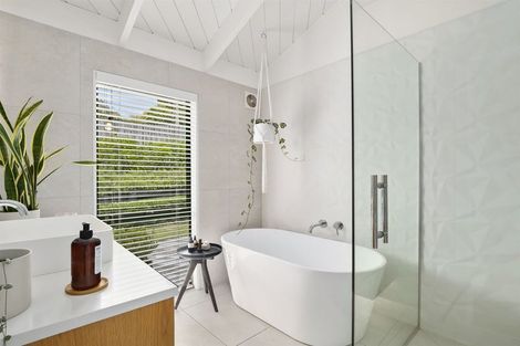 Photo of property in 2/87 Nigel Road, Browns Bay, Auckland, 0630