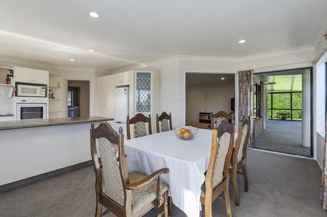 Photo of property in 34 Greenwood Place, Fitzherbert, Palmerston North, 4410