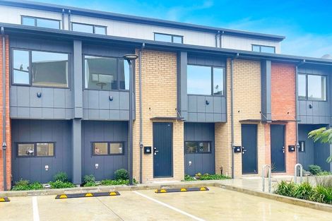 Photo of property in 39 Parkwood Avenue, Westgate, Auckland, 0614