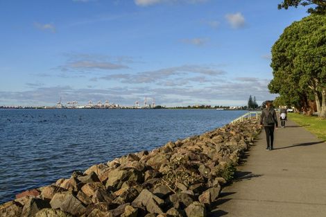 Photo of property in 61a Beach Road, Otumoetai, Tauranga, 3110