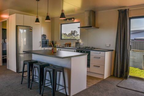 Photo of property in 52 Nash Parade, Foxton Beach, Foxton, 4815