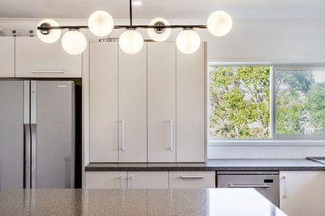 Photo of property in 29 Glamorgan Drive, Torbay, Auckland, 0630